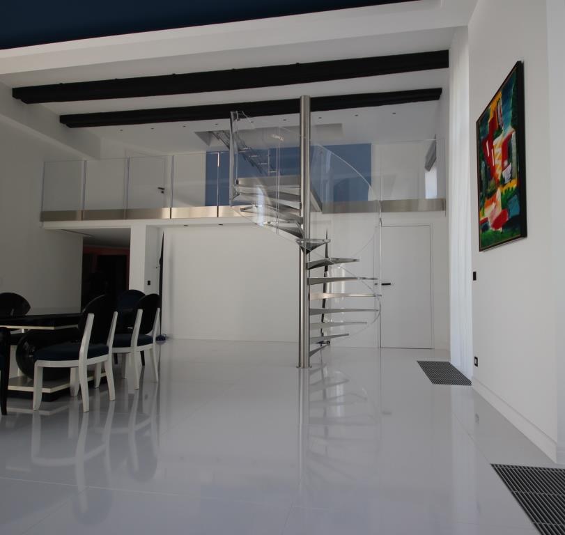 Installateur d'escalier sur-mesure à La Roche-sur-Yon