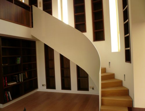 Escalier un quart tournant moderne en bois