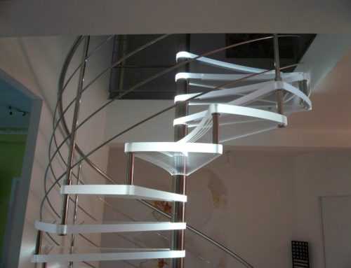 Escalier hélicoïdaux avec marches LED