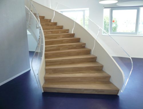 Escalier tournant ERP en bois